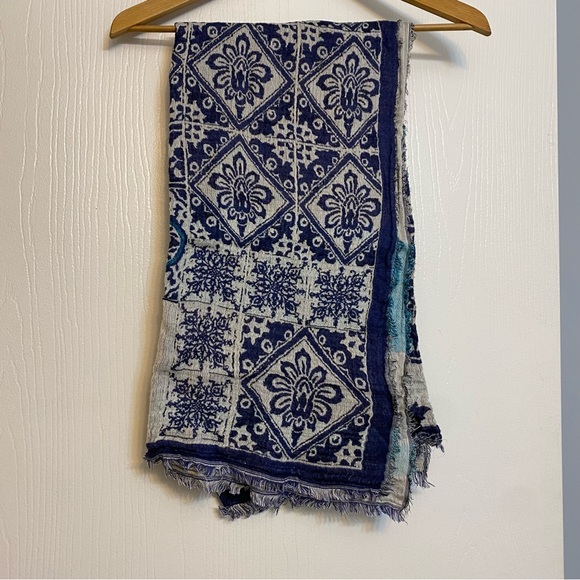 Batch of 6 Pashmina Style Scarves in Cool Tones: purples and blues, one size - Picture 9 of 11